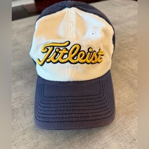 Titlest Blue & Gold Flexfit Golf Hat M/L – Brewers/Marquette Colors